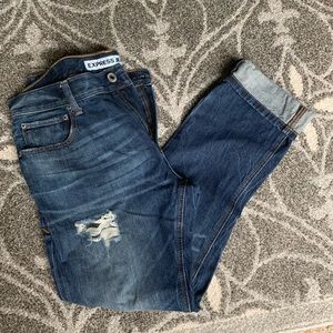 Men’s distressed fashion denim